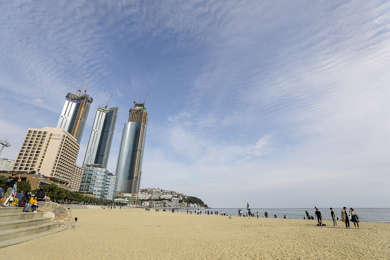 海云台沙滩与海岸线